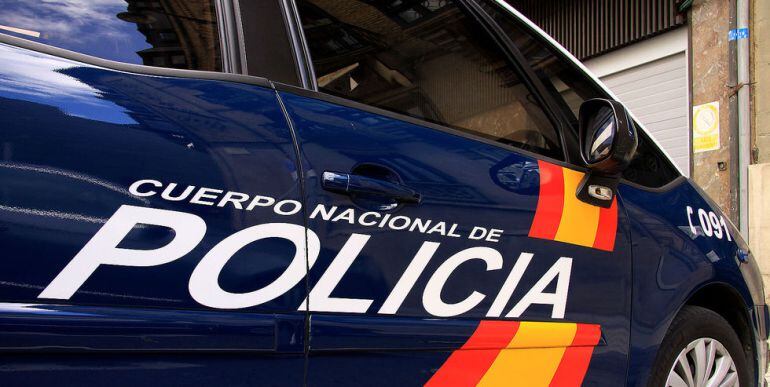 Un vehículo del Cuerpo Nacional de Policía