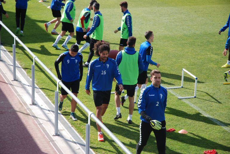 Los jugadores del Cádiz durante un entrenamiento