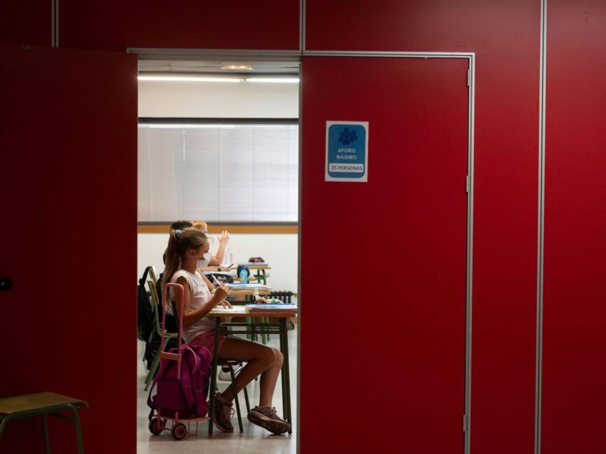 El acumulado de aulas confinadas se reduce un 52% en la Comunitat Valenciana y llega al mínimo de este curso