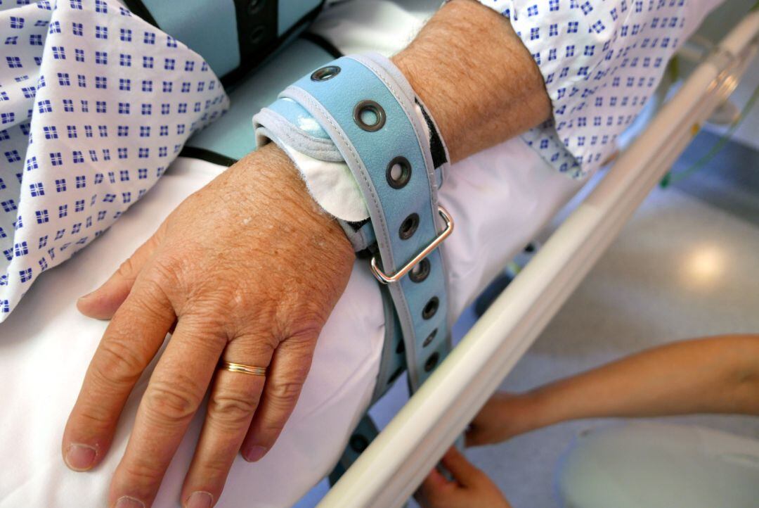 En muchas residencias se usan sujeciones mecánicas o farmacológicas de forma arbitraria