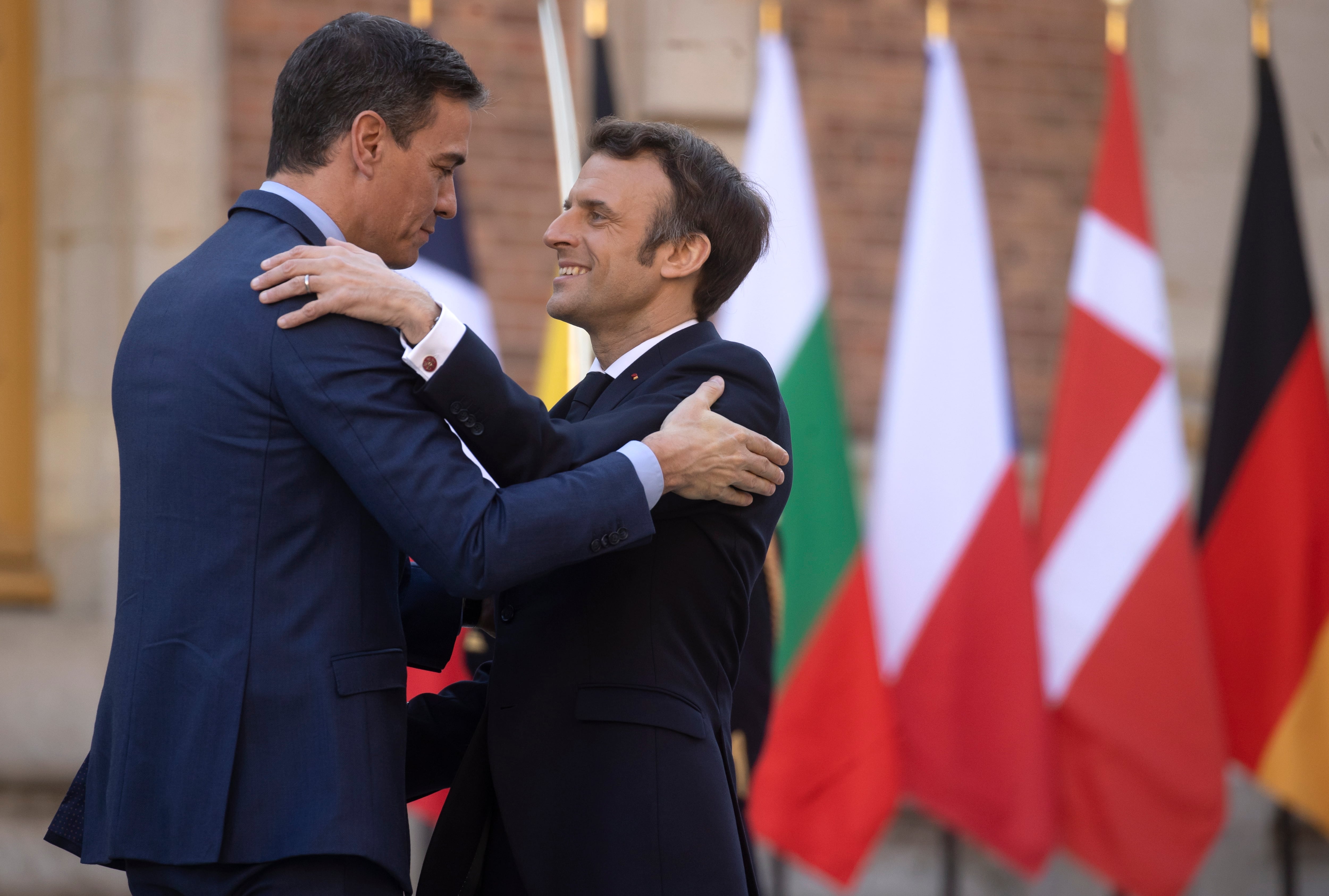 Pedro Sánchez y Emmanuel Macron, este jueves en Versalles