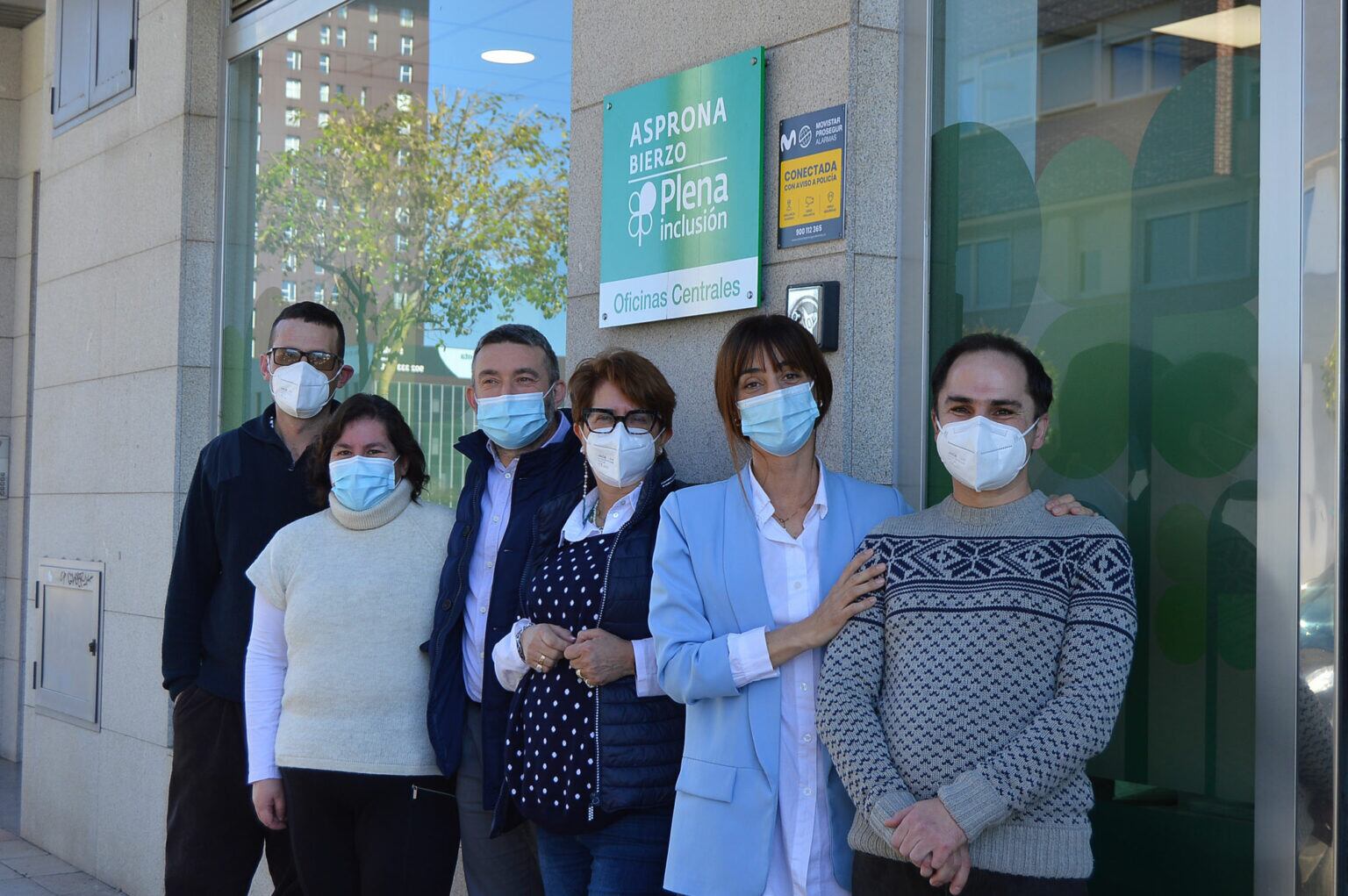 Trabajadores y responsables del nuevo Centro Berciano de Naturaleza