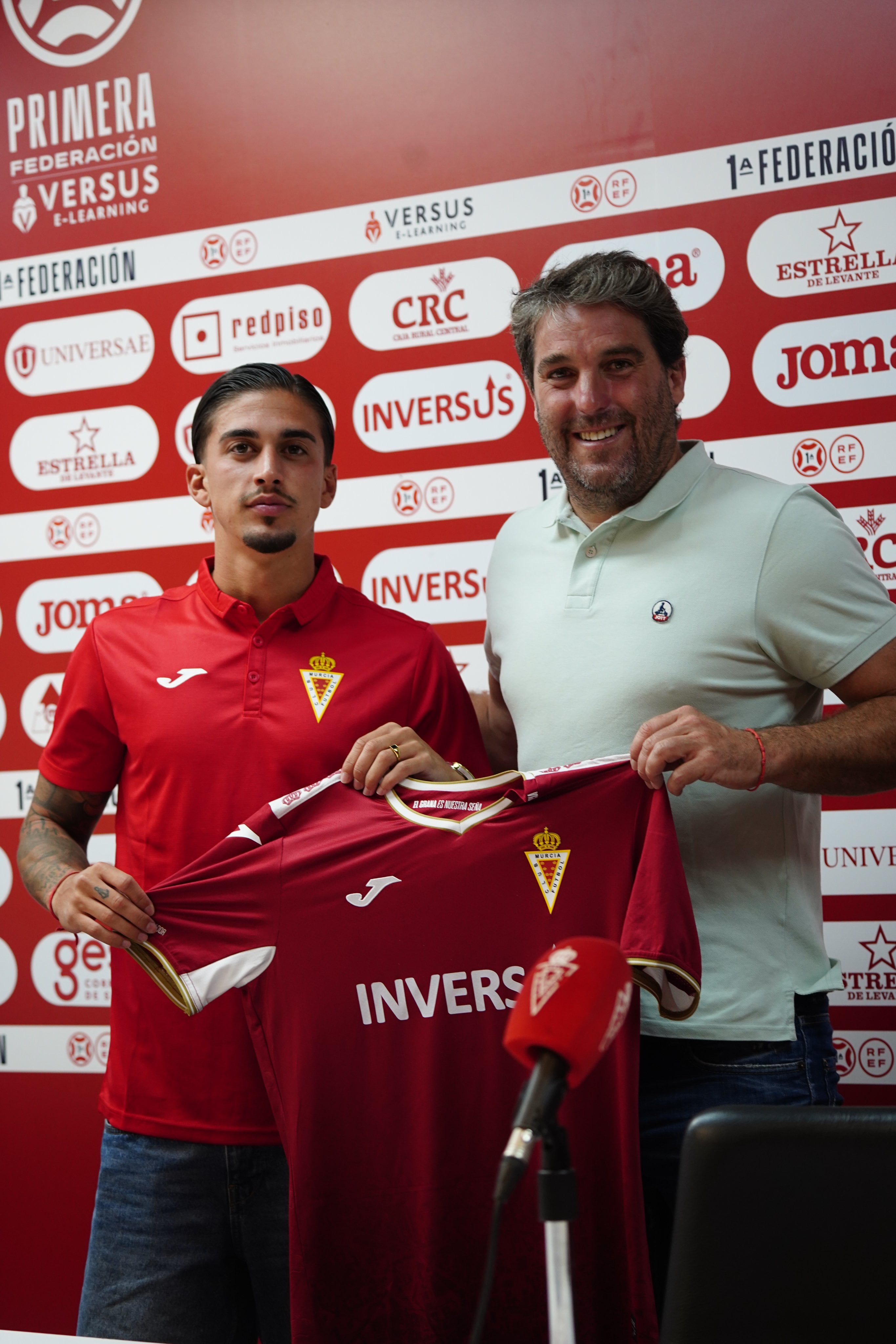 Presentación del fichaje de Cristo Romero