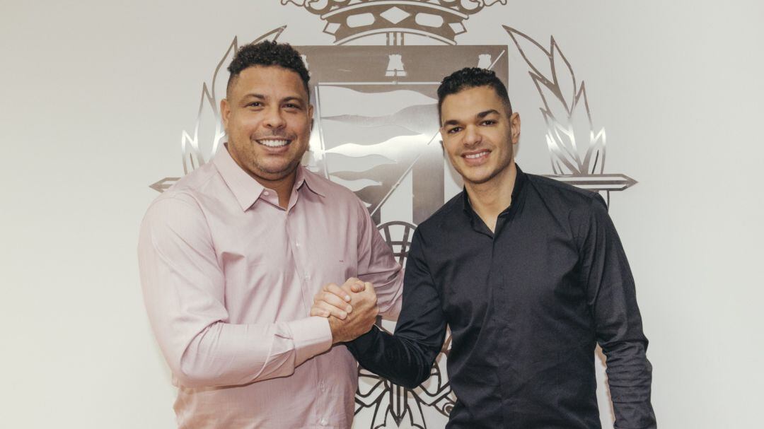 El presidente Ronaldo junto a Ben Arfa, el nuevo fichaje