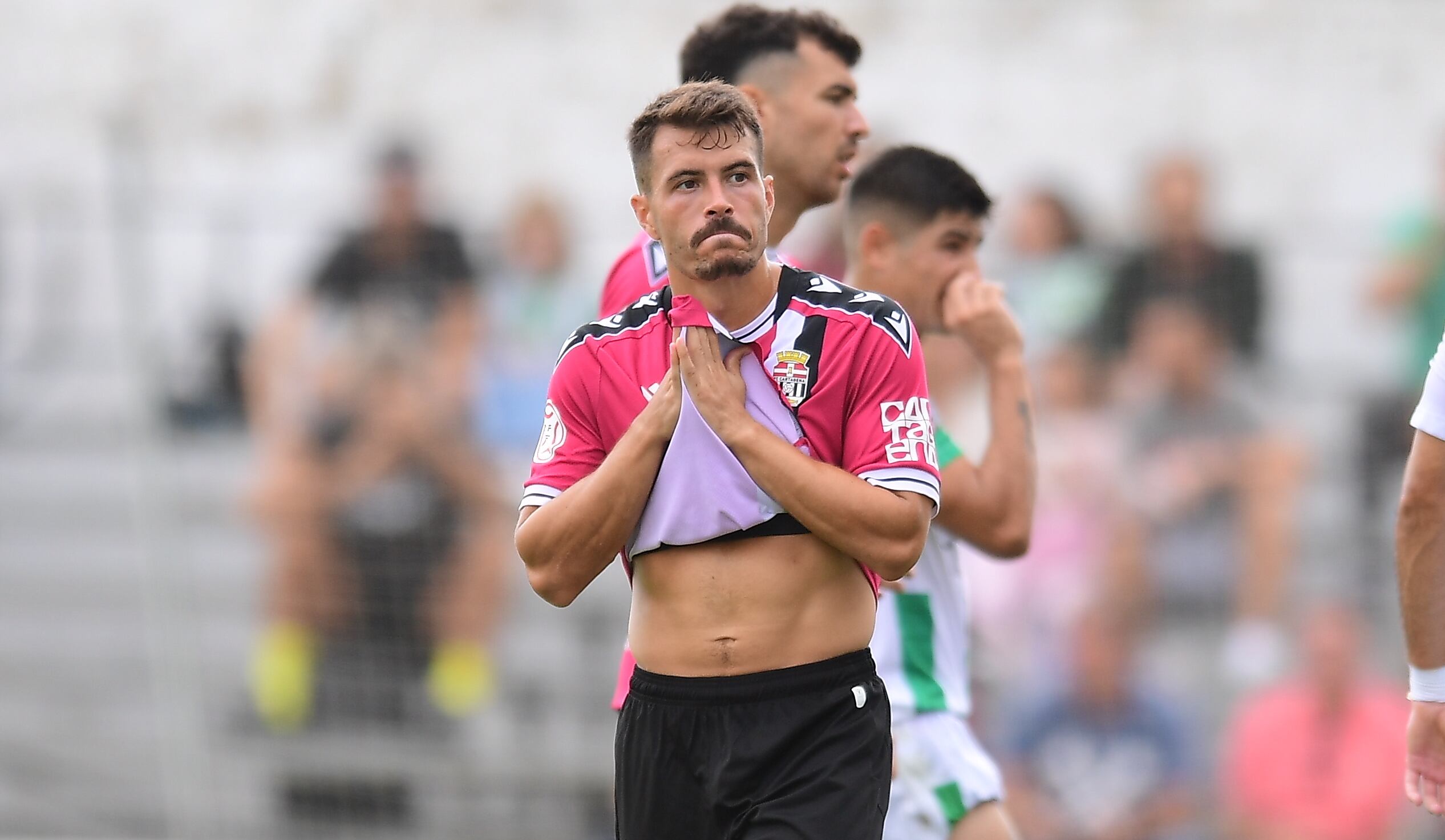 El FC Cartagena se estrella en El Palmar tras una semana de desgaste