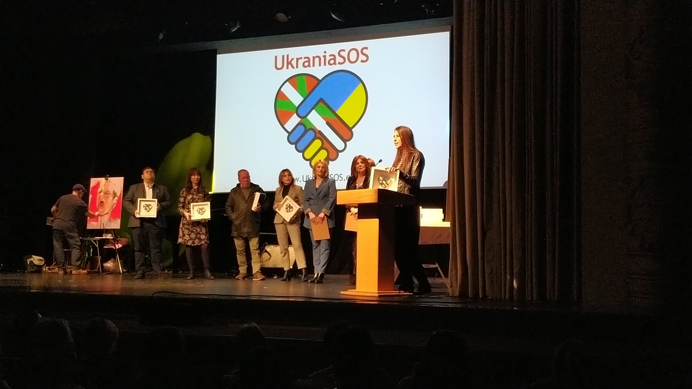 Azul Tejerina, directora de &#039;Hoy por Hoy Bilbao-Bizkaia&#039;, en su discurso de agradecimiento.