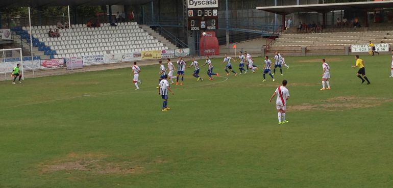 Imagen del partido de ayer en El Prado