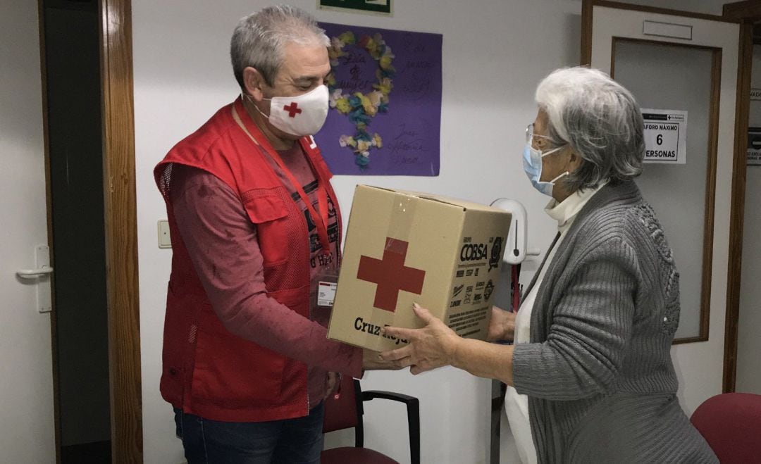 Entrega de equipos de eficiencia energética, imagen de archivo.