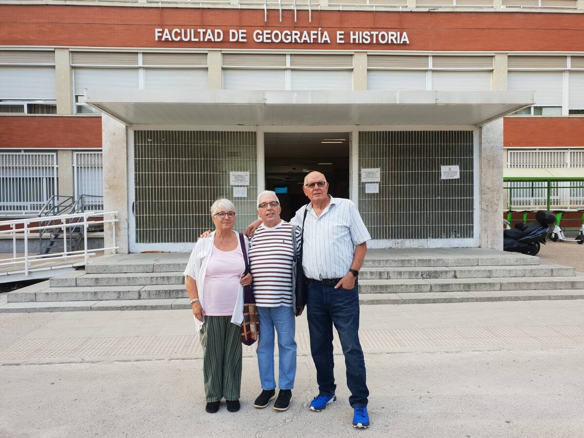 La ilusión de estudiar: hablamos con tres alumnos de la universidad de mayores