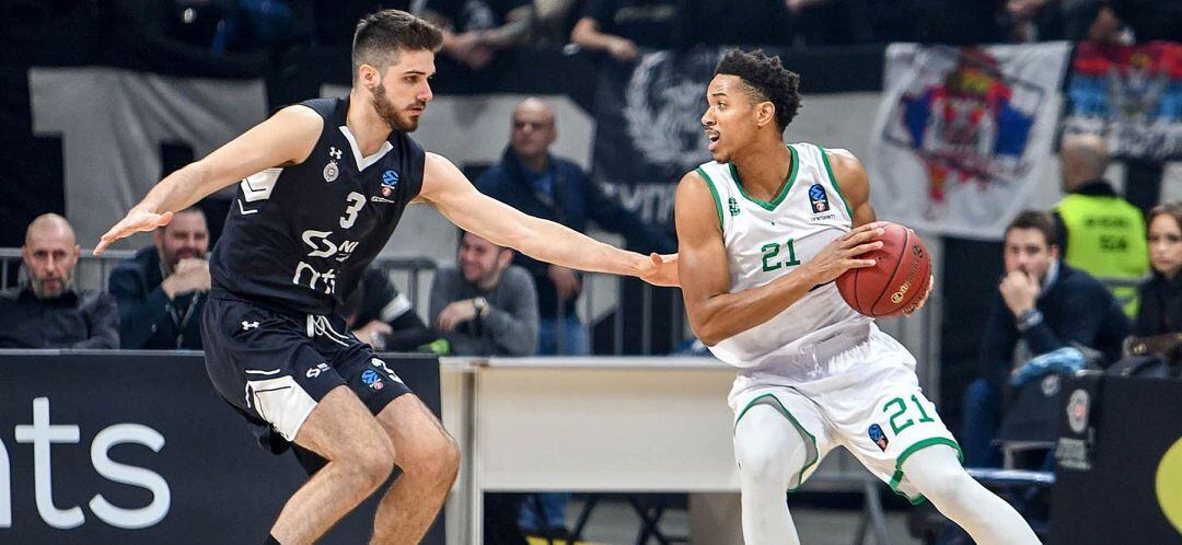 Anthony Brown con el balón en un partido de la Eurocup 7days, precisamente frente a sus excompañeros del KK Partizan en Belgrado.