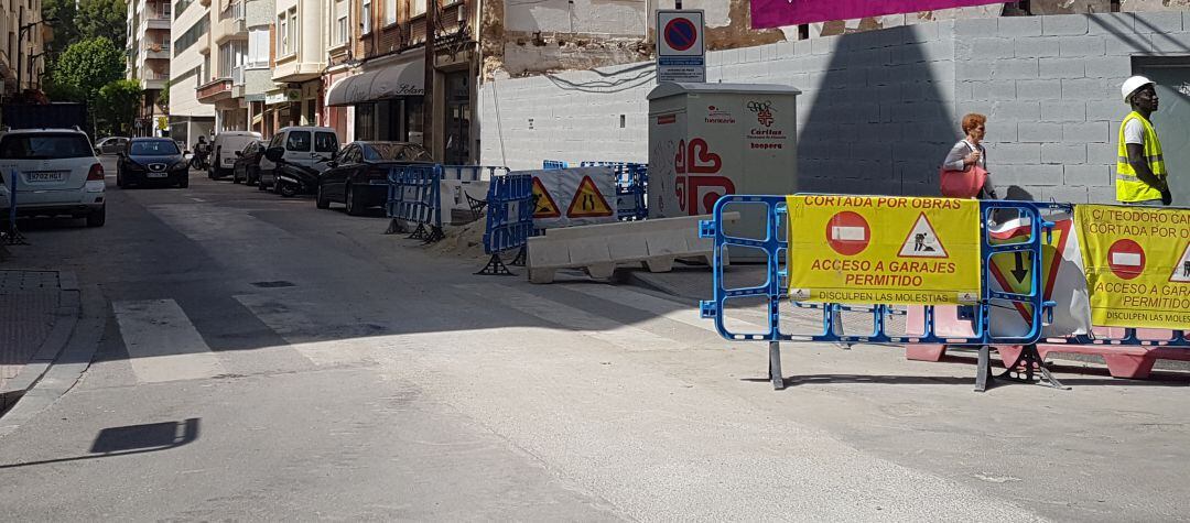 Teodoro Camino sigue cortada por obras