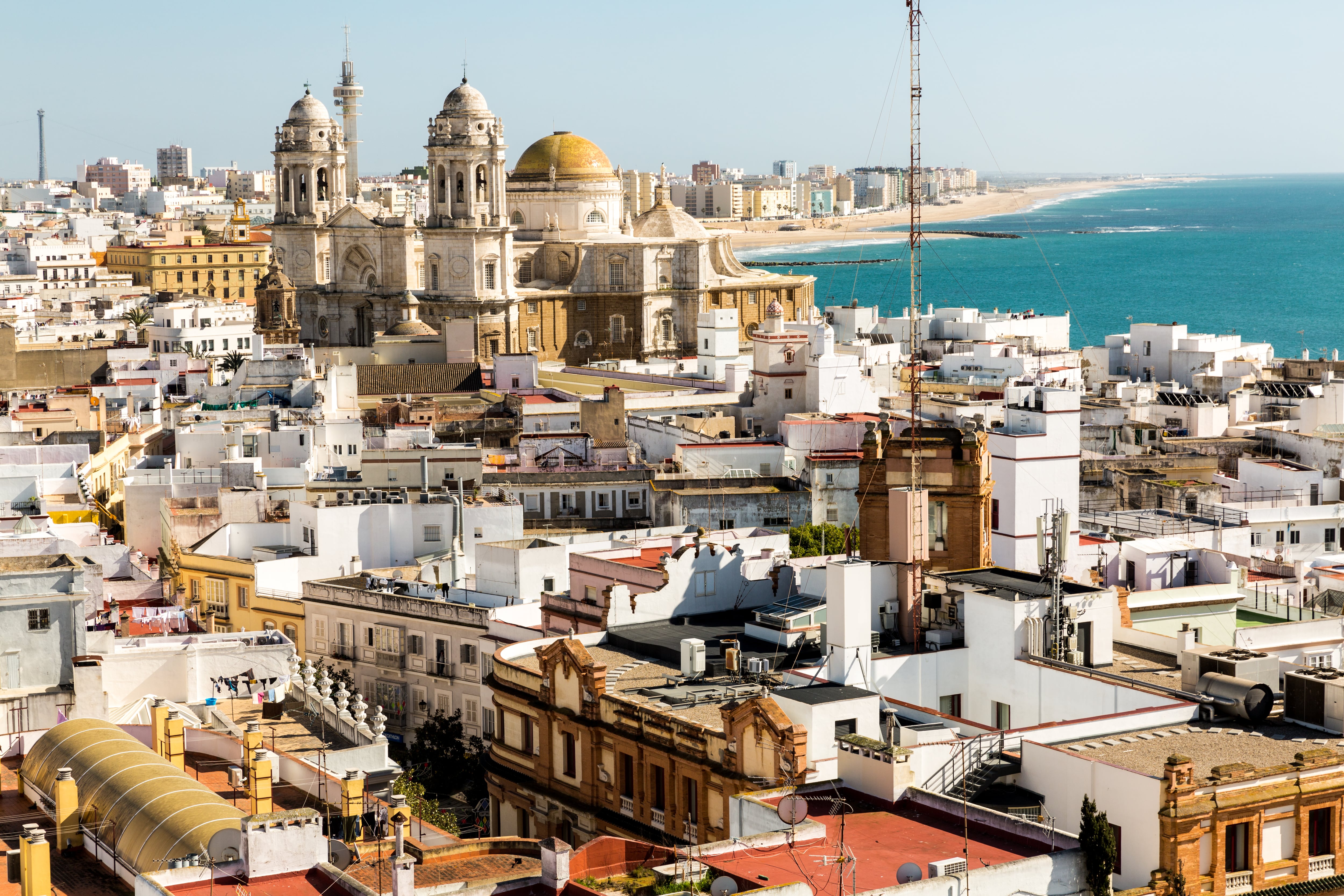 Imagen panorámica de la Catedral de Cádiz, Andalucía.