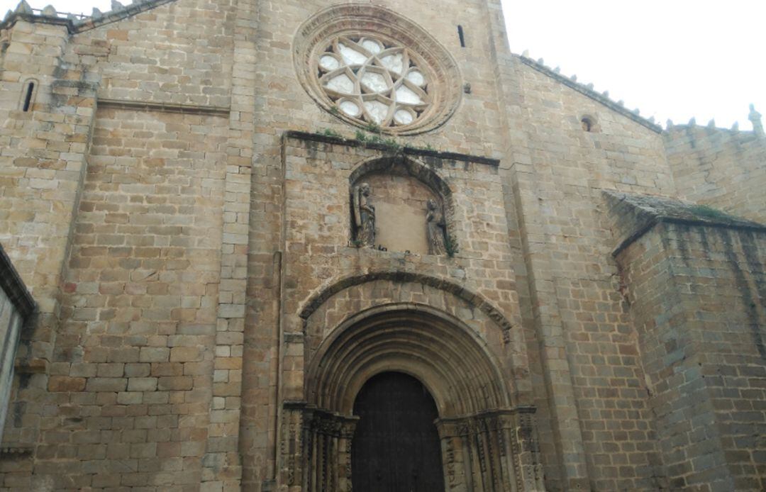 Portada de la Catedral Vieja o de la Anunciación