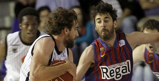 Grimau entra a canasta ante el escolta del Barcelona Regal Juan Carlos Navarro