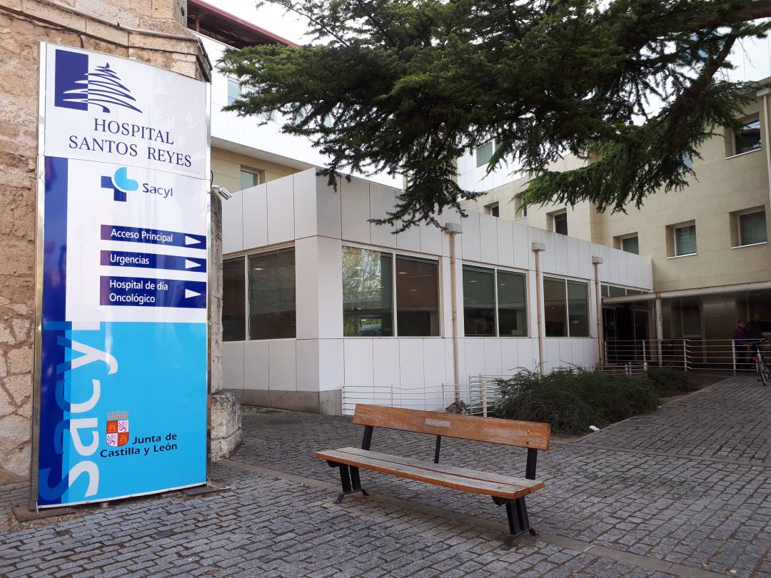 Entrada del Hospital Santos Reyes de la capital ribereña.