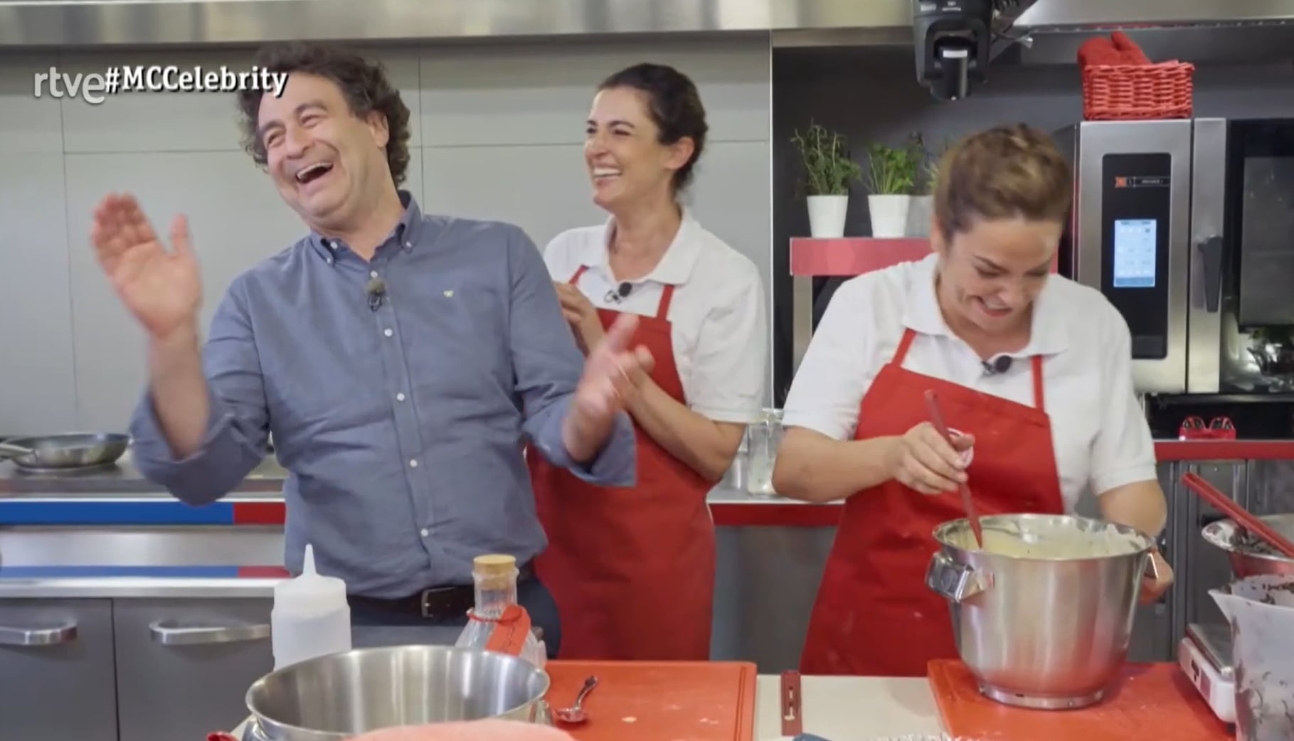 Blanca Romero junto a Pepe Rodríguez y Toñi Moreno.