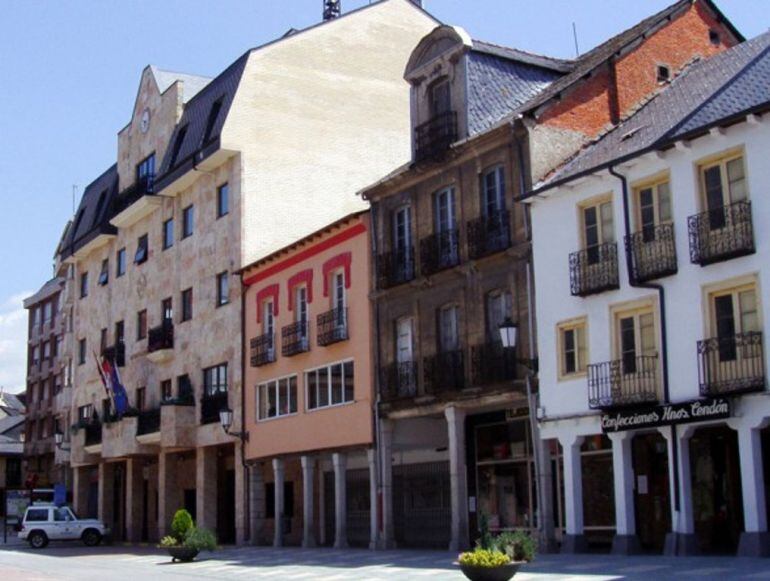 Vista de la Plaza Mayor de Bembibre