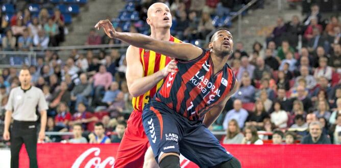 Lampe, decisivo en la victoria del Barcelona, pelea la posición con Hamilton