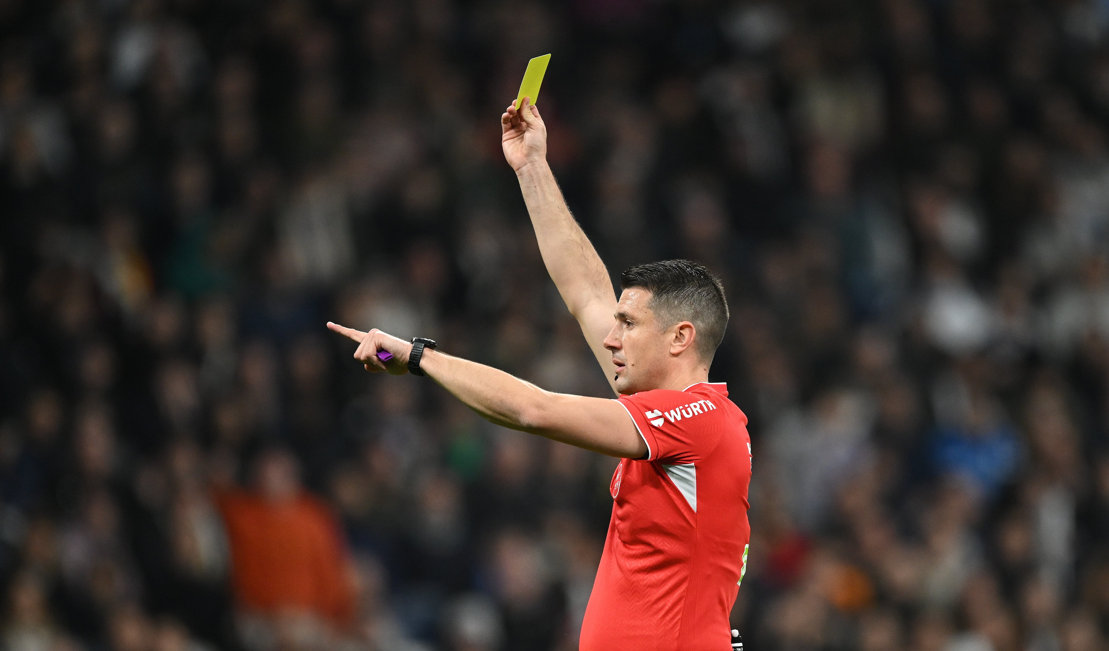 Isidro Díaz de Mera el el Real Madrid-Rayo Vallecano