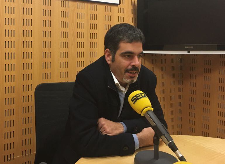 El alcalde de San Sebastián, Eneko Goia, en los estudios de Radio San Sebastián.