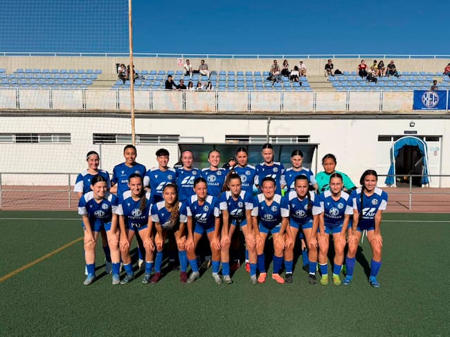 Equipo del Xerez Féminas antes del partido en La Granja