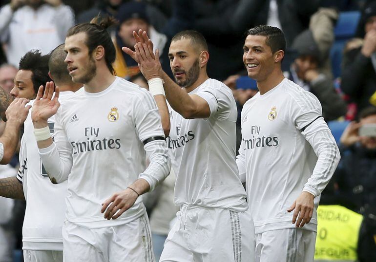 Cristiano, Bale y Benzema celebran el segundo gol blanco ante el Sporting