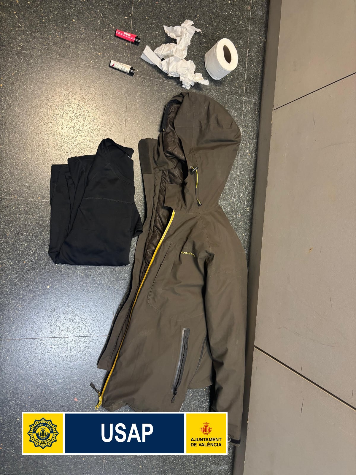 La Policía detiene a un hombre en València por quemar ocho contenedores de residuos en plena calle