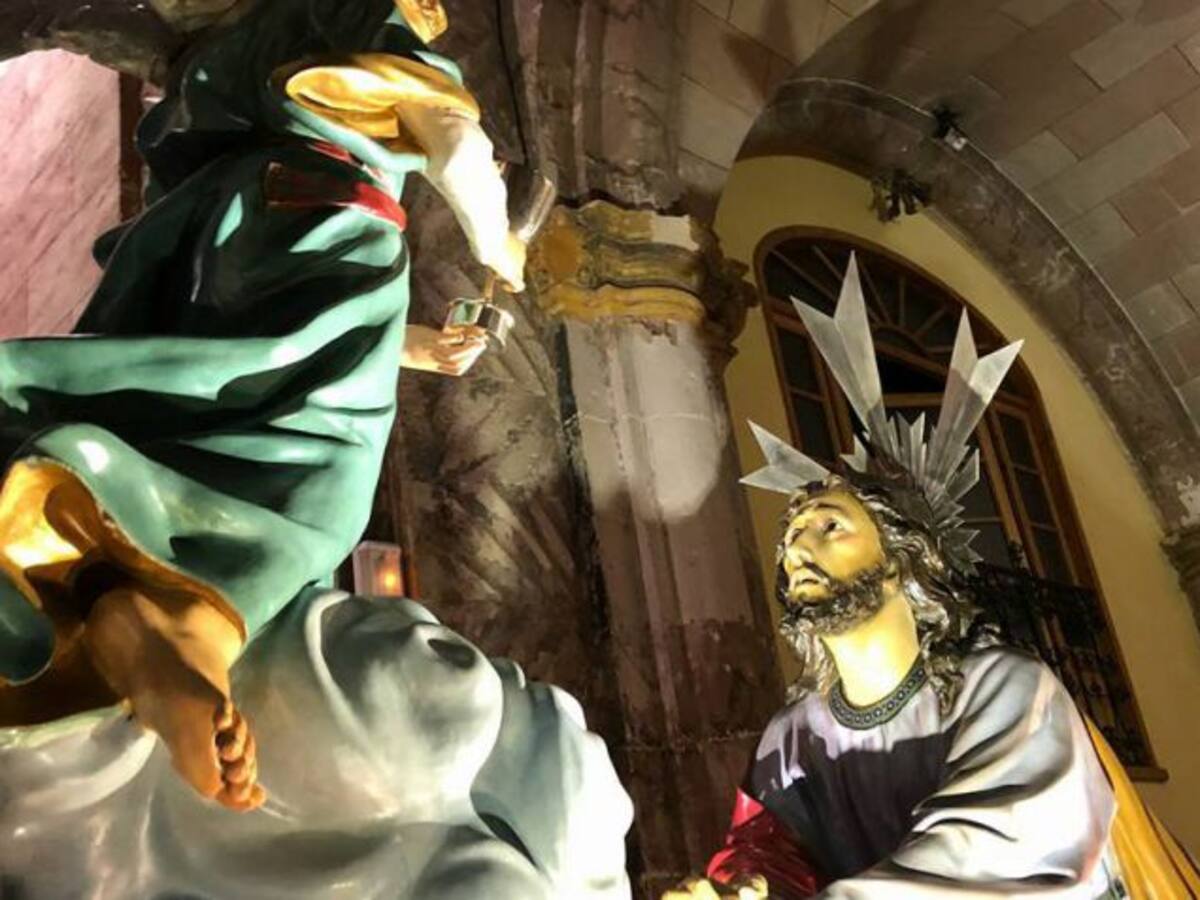 La lluvia desluce las celebraciones del Via Crucis