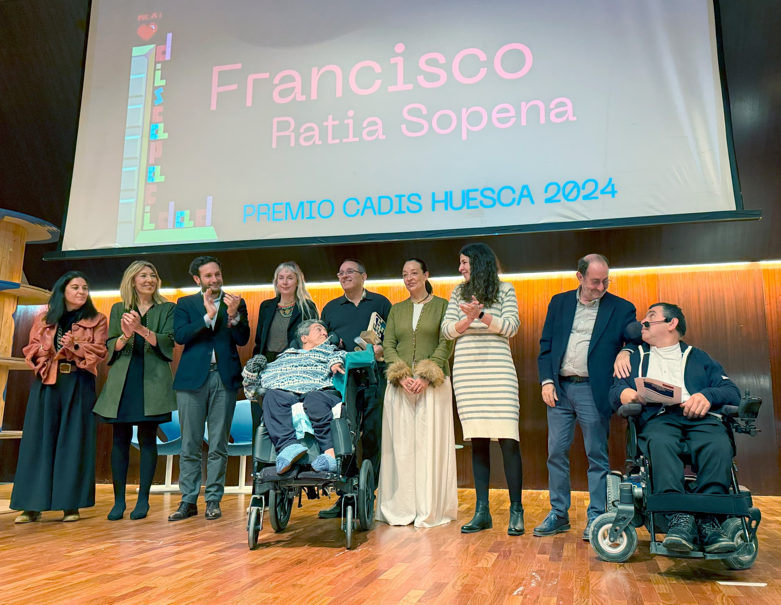 Paco Ratia recibe el premio Cadis Huesca 2024