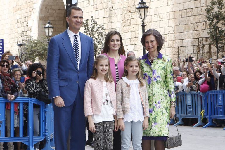 La reina emérita junto a la Familia Real