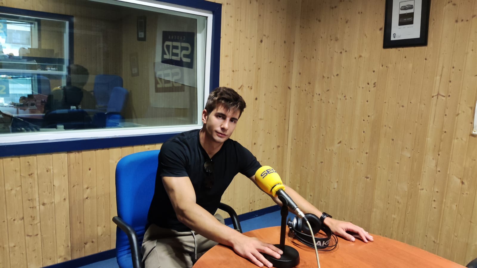 Antonio Fernández en los estudios de la Cadena SER - Valdepeñas (Ciudad Real)