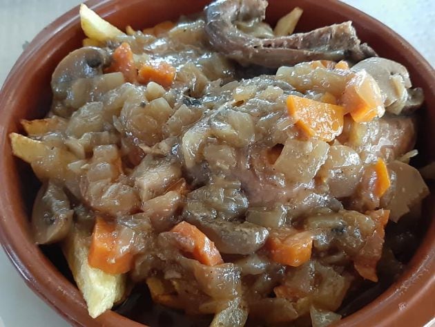 Guiso de perdices con patatas fritas