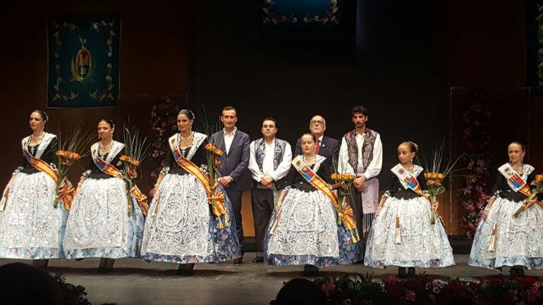 Acto de proclamación de las Reians y Damas