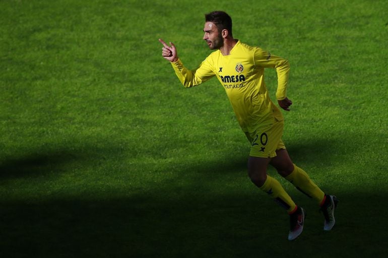 Imagen de Adrián López con la camiseta del Villarreal.