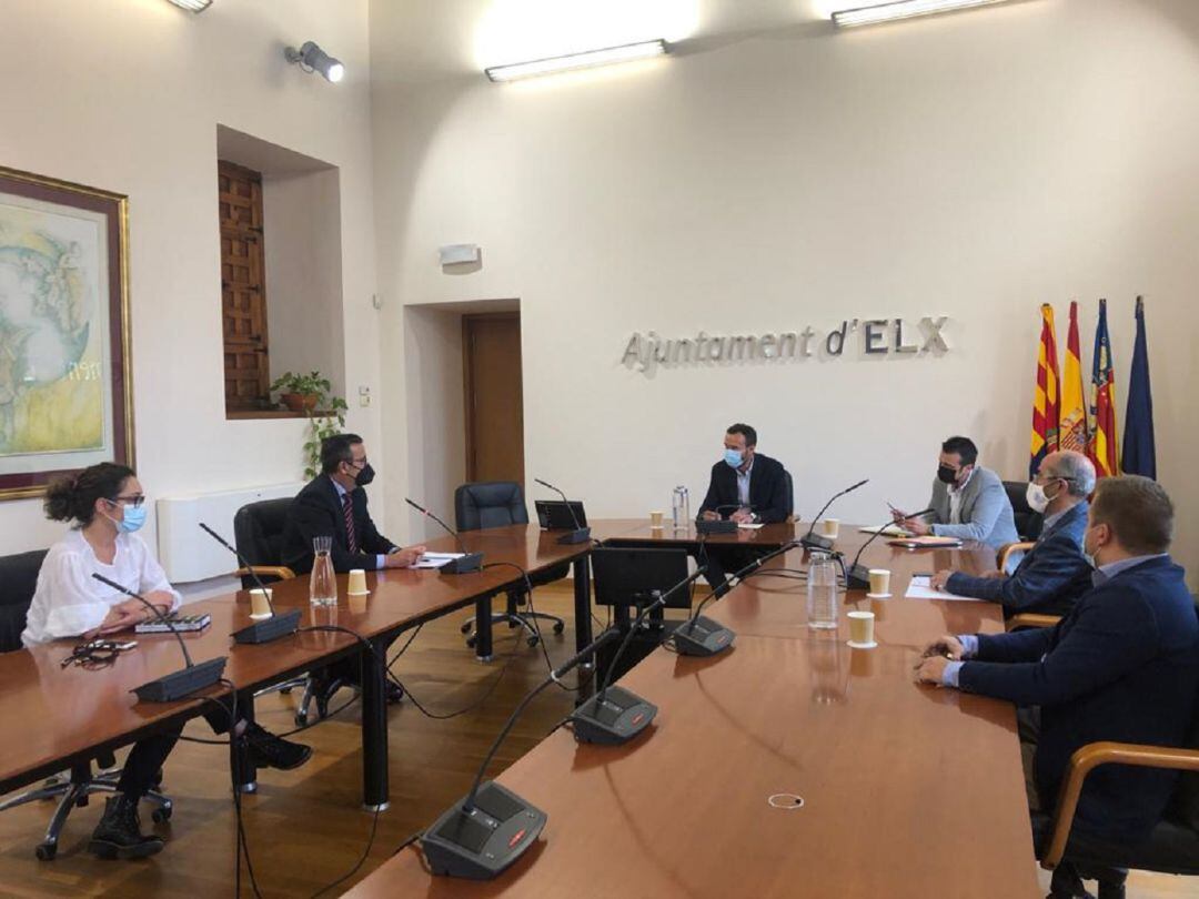 Carlos González, Carles Molina y mienbros de Aesec y Cedelco