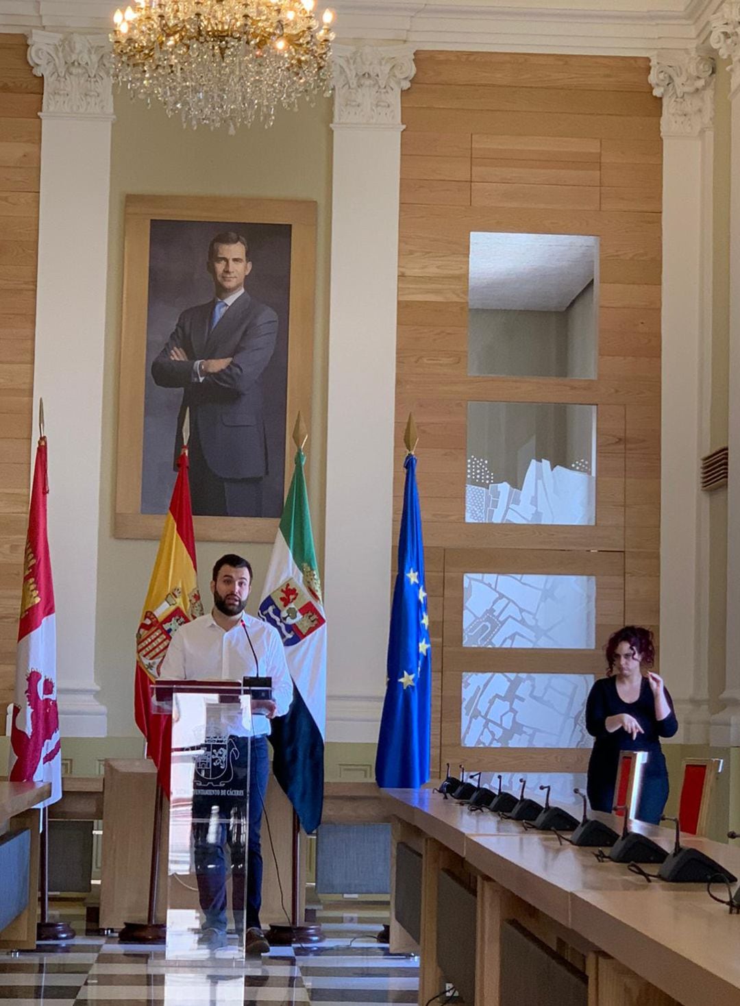 Luis Salaya en rueda de prensa