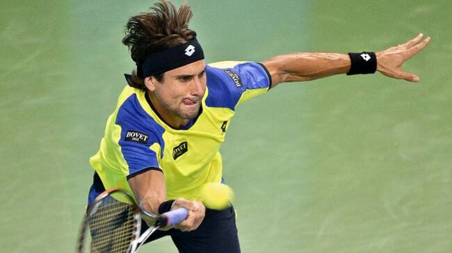 Ferrer intenta devolver un golpe del búlgaro Dimitrov