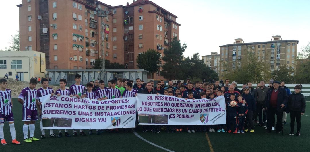 Protesta del pasado domingo, 11 de noviembre, en el campo de la Federación Jiennense de Fútbol.