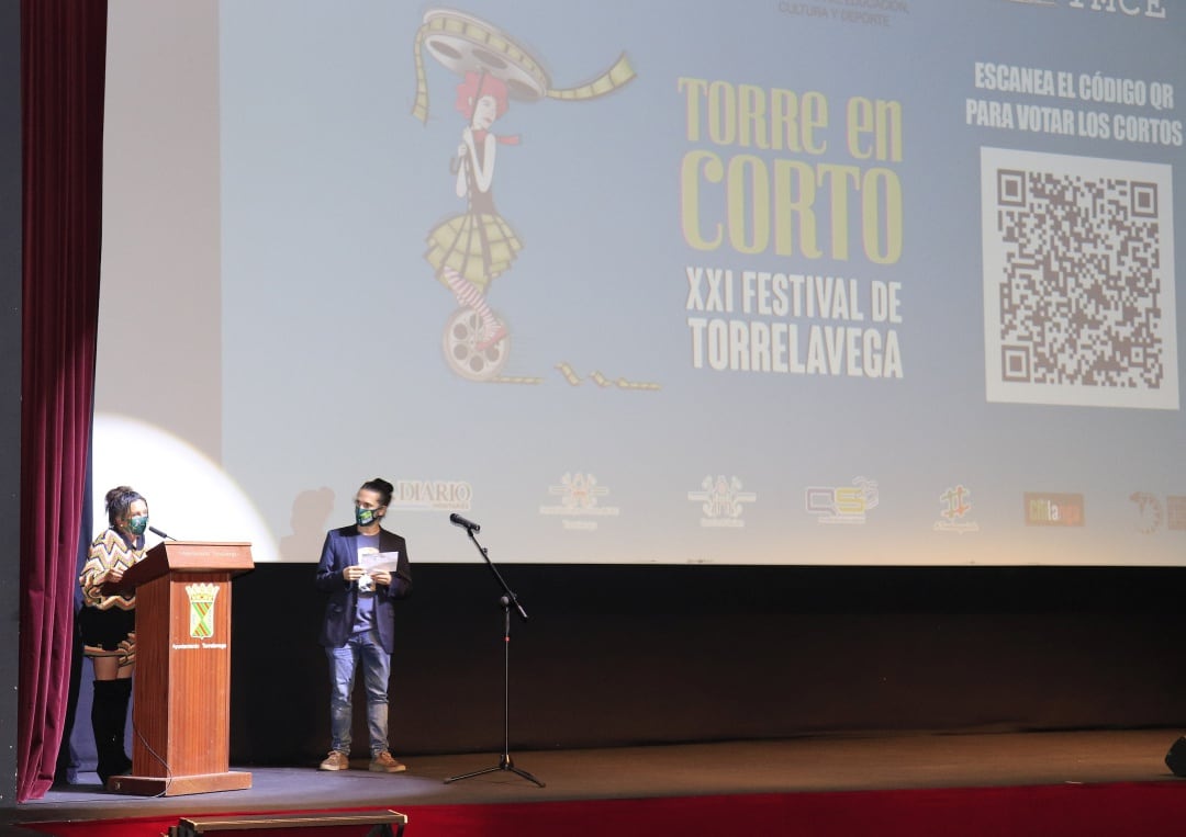 El festival exhibirá trabajos cántabros, nacionales e internacionales y se otorgará el premio homenaje Demetrio Pisondera al actor Eduard Fernández.