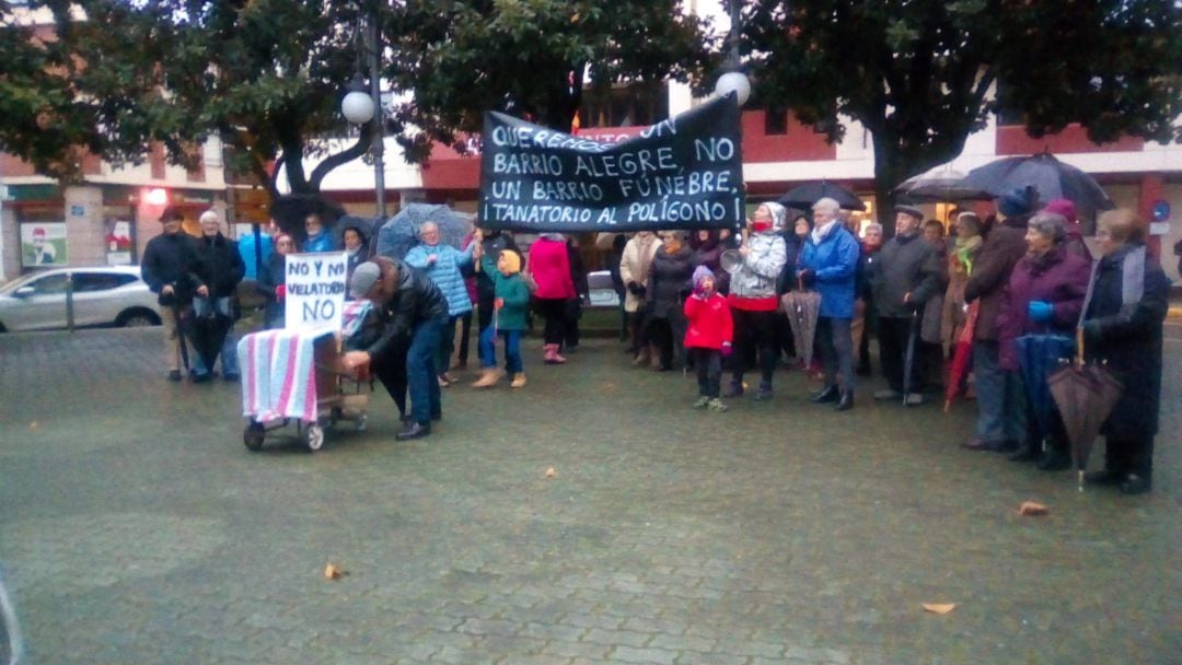 Imágenes de la última manifestación contra el velatorio en Cacabelos