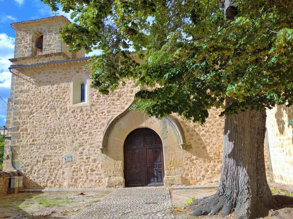 Iglesia de la Asunción de Vindel (Cuenca) de estilo isabelino.