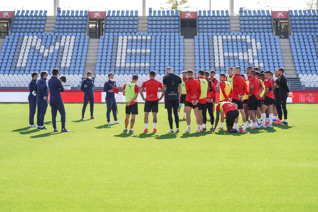 Charla de Rubi en el último entrenamiento de la semana.