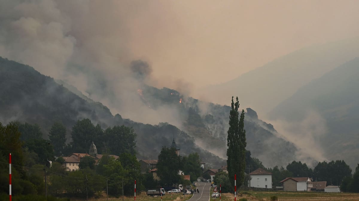 Viki Escobedo y Eder Domínguez, de Ortuella y guías de montaña: "Nos encontramos con clientes dentro de una nube de humo"