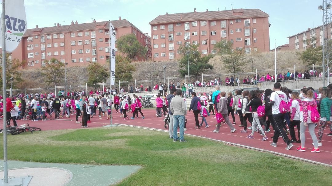 La carrera &quot;Mucho por vivir&quot; saliendo de la Ciudad Deportiva