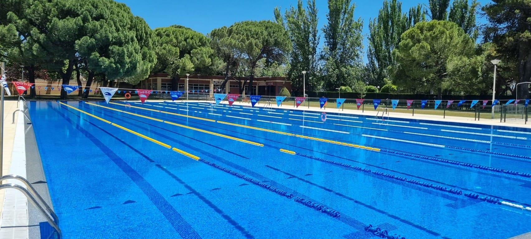 Piscina olímpica en el Polideportivo &quot;Rey Juan Carlos&quot; de la capital