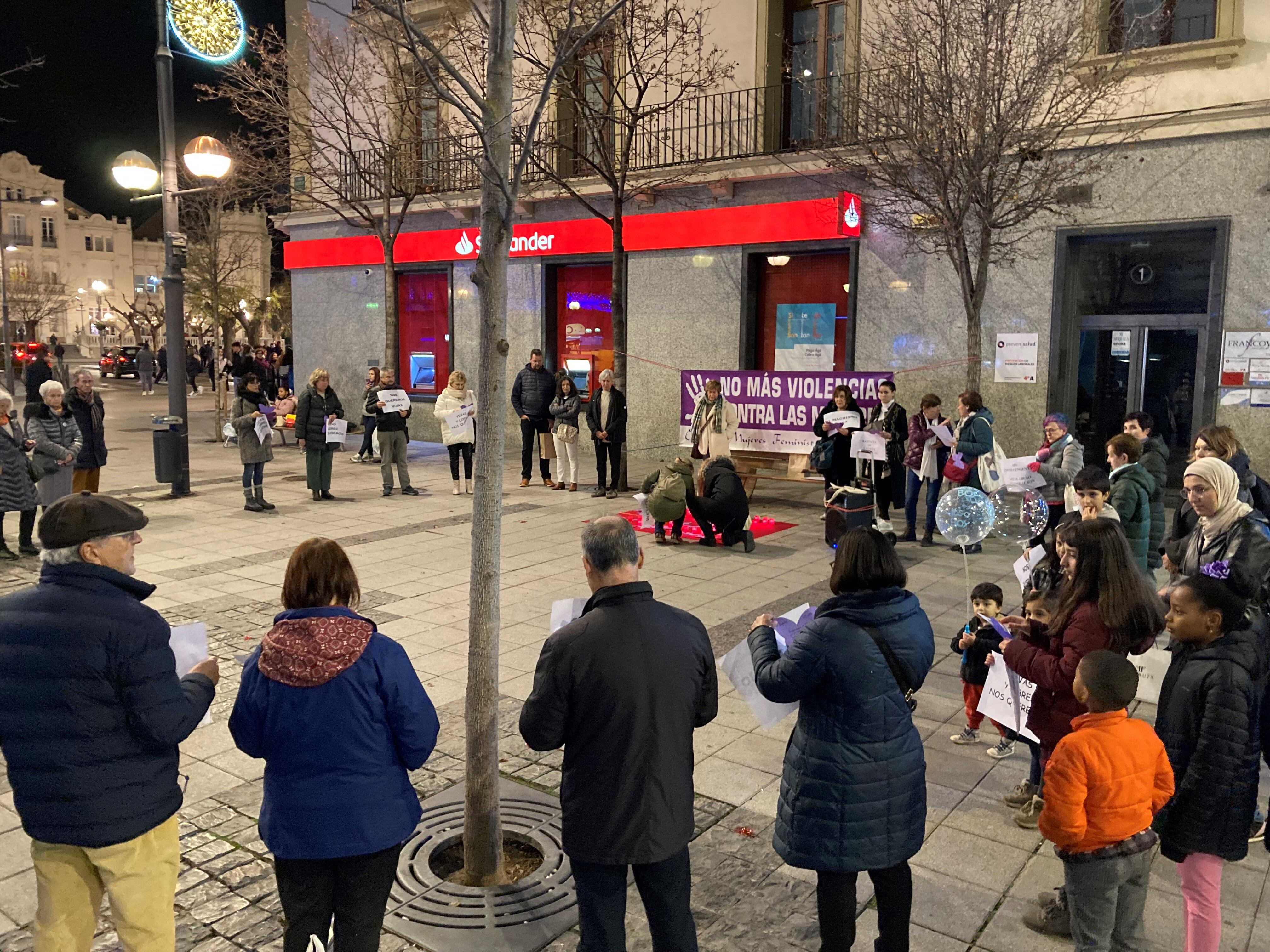 El Colectivo de Mujeres Feministas de Huesca volvía a salir a la calle