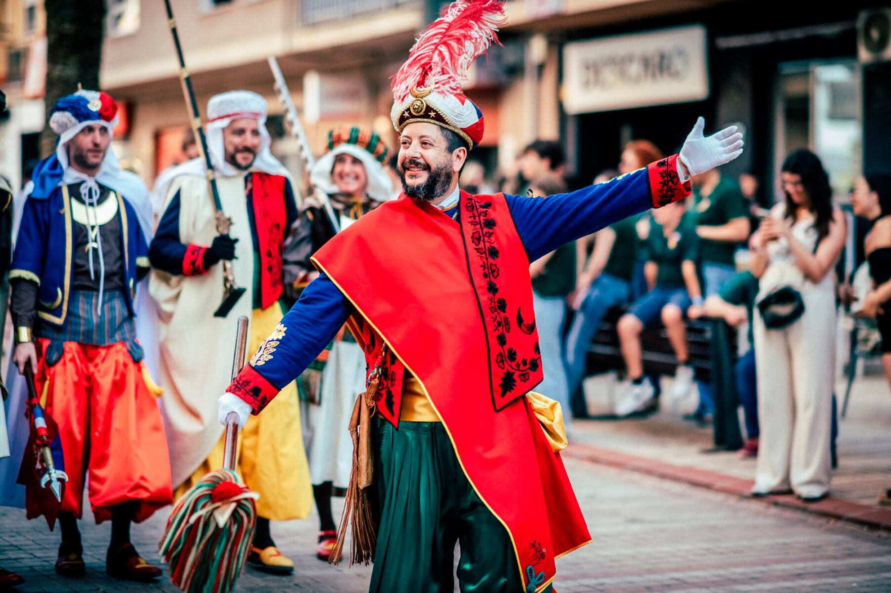 Ignasi Belda Reig, fester de la filà Manta Roja, en una imatge de la Publicació