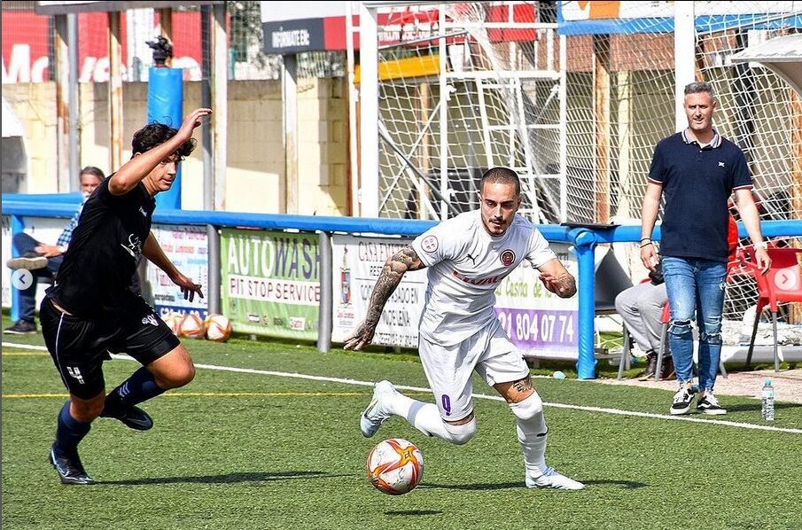 Adrián Bravo en un partido con el CDF Tres Cantos.