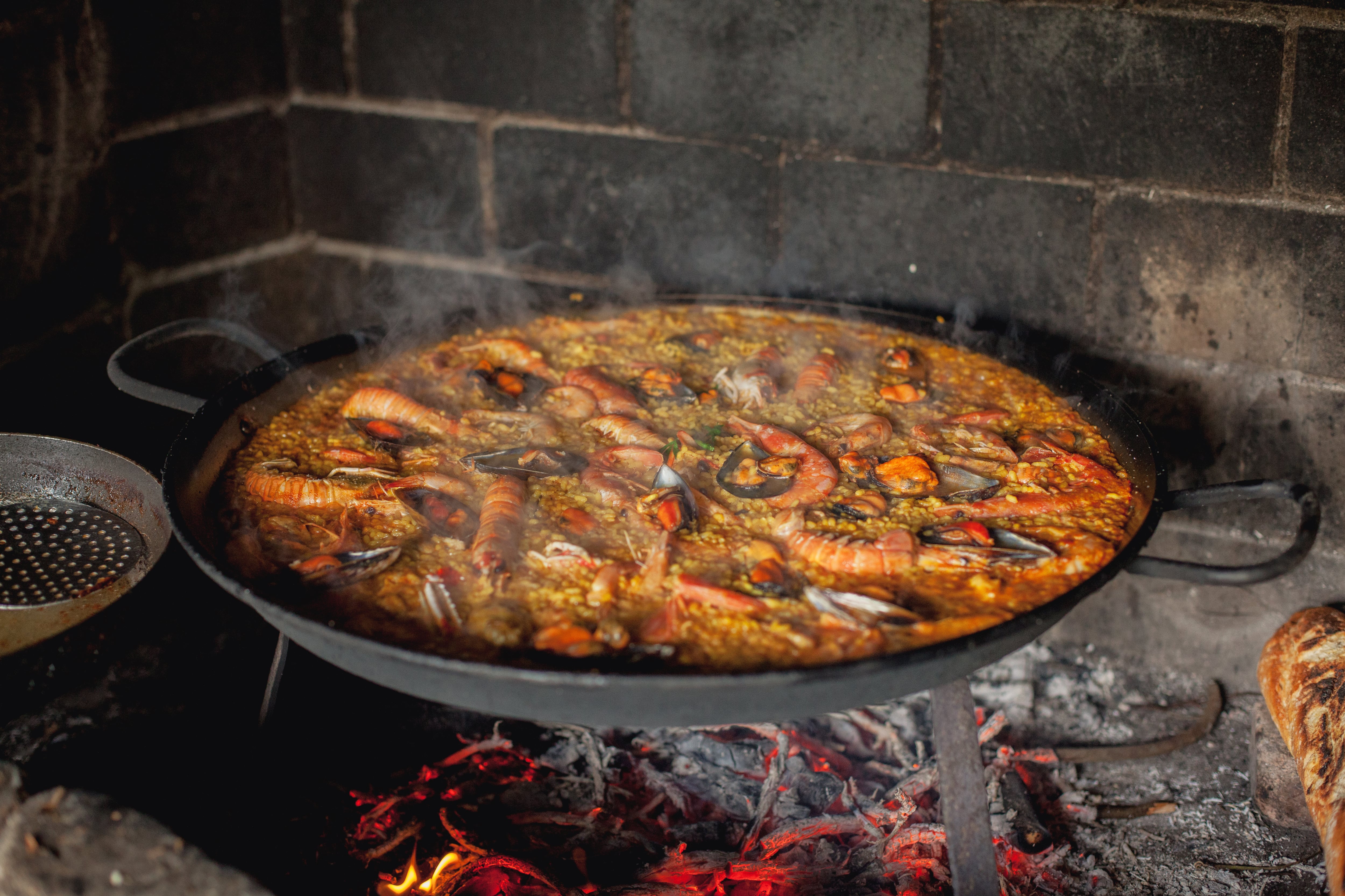 Imagen de archivo de una paella