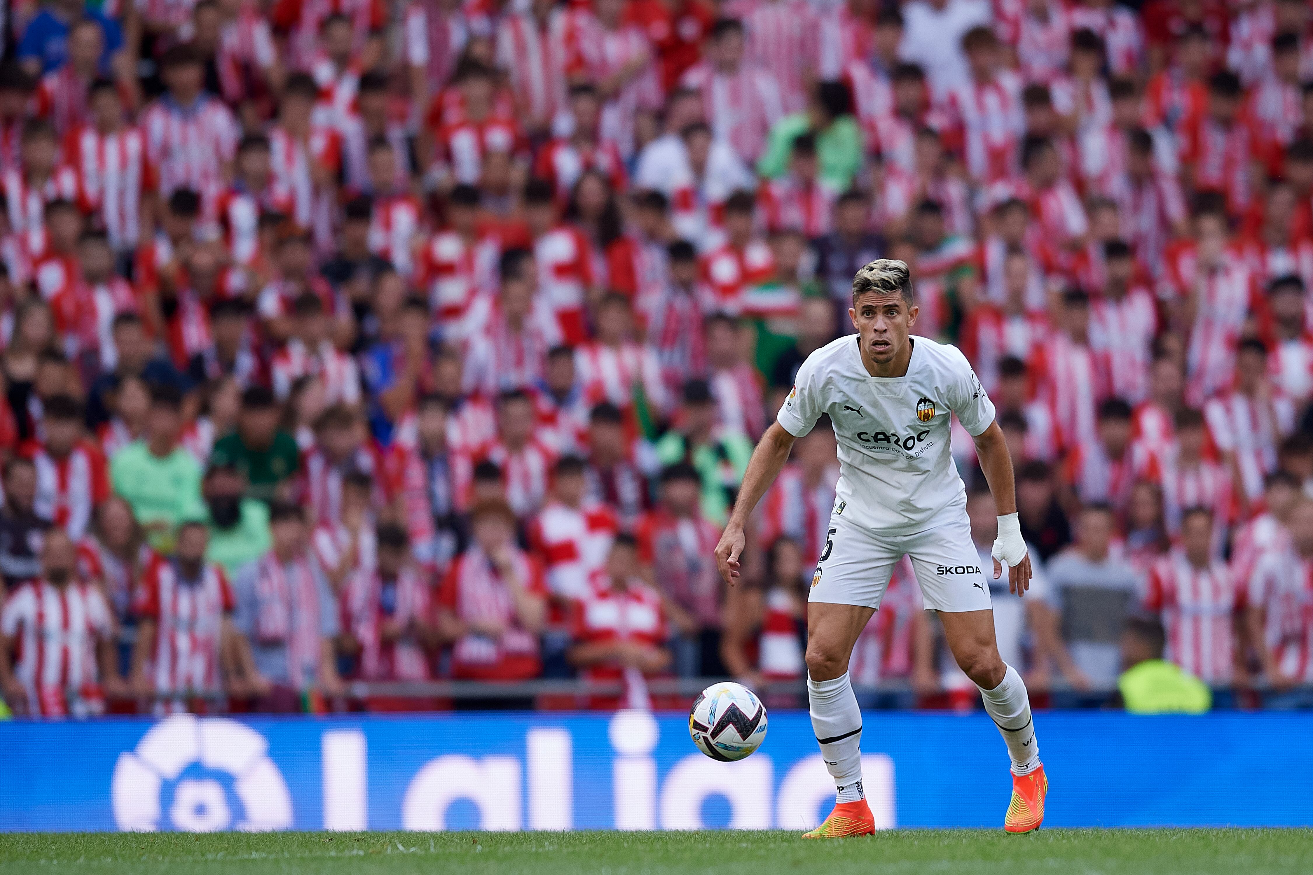 Gabriel Paulista, durante el Athletic-Valencia disputado el pasado mes de octubre en San Mamés